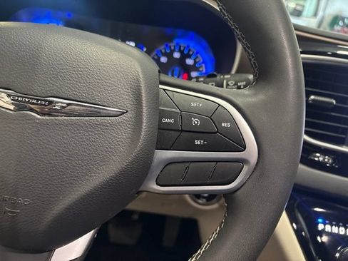 Used 2023 Chrysler Voyager LX FWD image 17