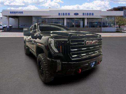 Used 2024 GMC Sierra 2500 AT4 image 1
