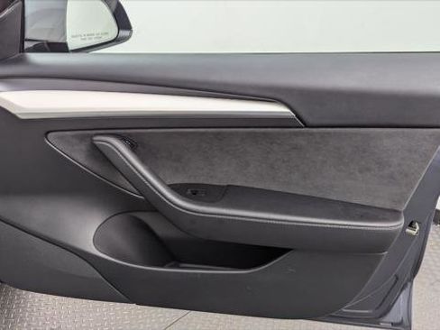 Used 2022 Tesla Model 3 Standard Range image 21
