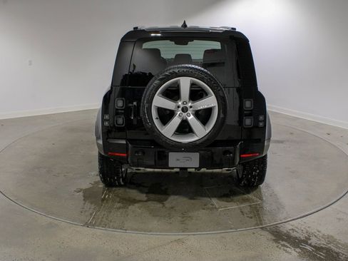New 2026 Land Rover Defender 110 X-Dynamic SE image 4