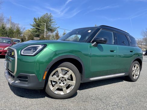 Used 2025 MINI Cooper Countryman SE image 1