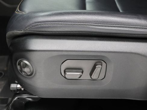 Used 2024 Jeep Wrangler Unlimited Sahara w/ Technology Group image 17