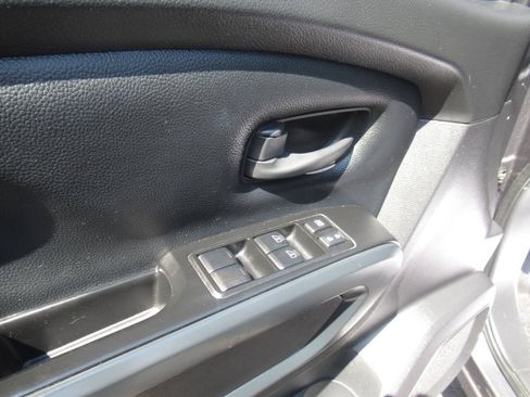 Used 2023 Nissan Titan S AWD/4WD image 13