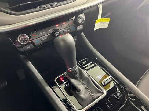 Used 2025 Jeep Compass Limited image 35