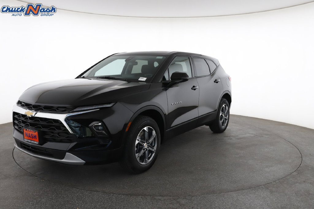 Used 2026 Chevrolet Blazer LT FWD image 4