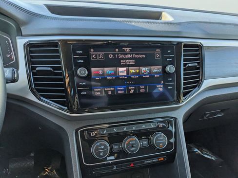 Certified 2022 Volkswagen Atlas SE image 18