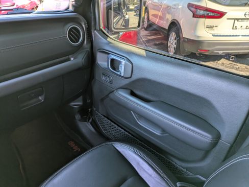 Used 2021 Jeep Wrangler Unlimited Sahara image 18