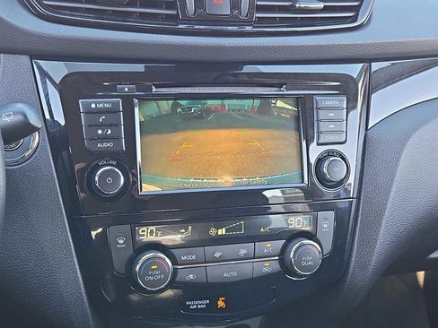 Used 2021 Nissan Rogue Sport SV image 25