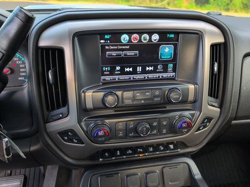 Used 2018 GMC Sierra 2500 Denali AWD/4WD image 19