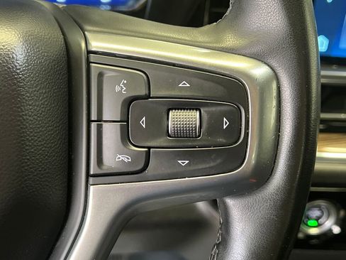 Used 2023 Chevrolet Silverado 1500 LT AWD/4WD image 25