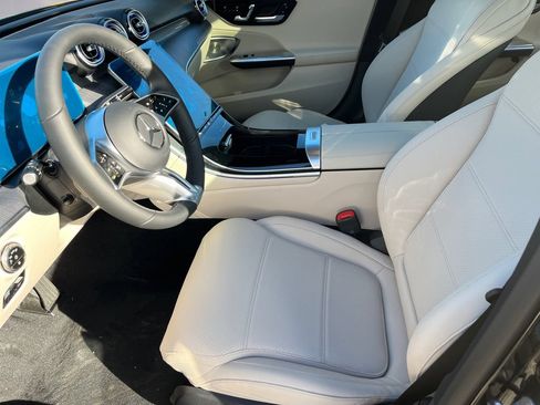 Used 2026 Mercedes-Benz C 300 4MATIC Sedan image 6