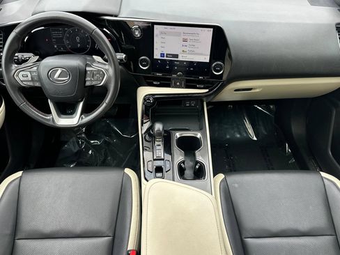 Used 2024 Lexus NX 250 FWD image 14