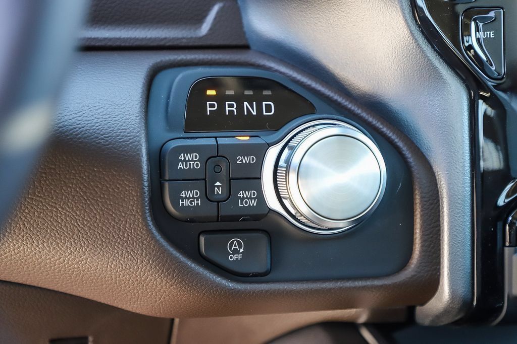 New 2026 RAM 1500 Laramie AWD/4WD image 21
