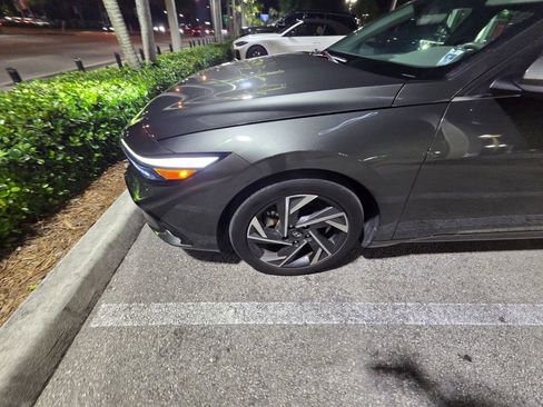 Used 2024 Hyundai Elantra SEL w/ Convenience Package image 3