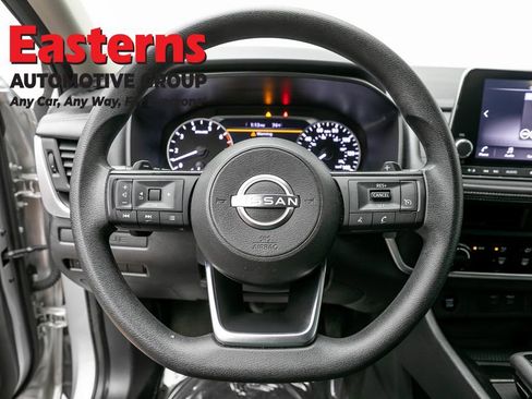 Used 2024 Nissan Rogue S FWD image 10