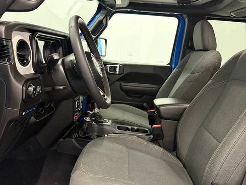 Used 2024 Jeep Wrangler Unlimited image 14