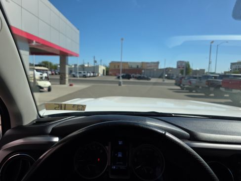 Used 2023 Toyota Tacoma SR5 AWD/4WD image 3