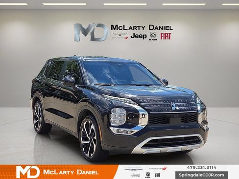 Used 2024 Mitsubishi Outlander SE AWD/4WD image 1