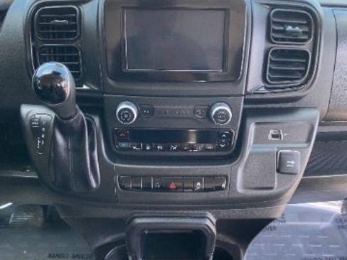 Used 2025 RAM ProMaster 2500 w/ Convenience Group FWD image 17