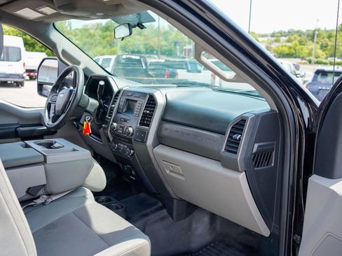 Used 2018 Ford F250 XL w/ STX Appearance Package RWD image 11