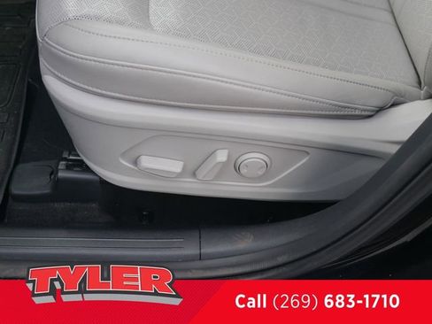 Used 2023 Kia Sorento EX image 20