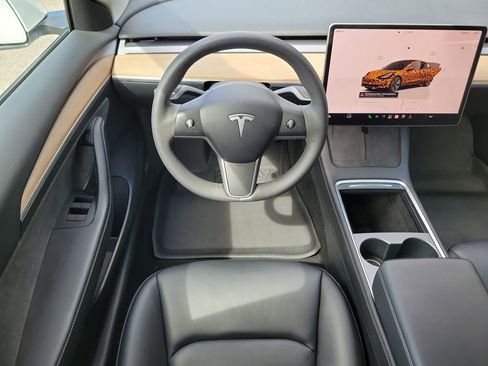 Used 2023 Tesla Model 3 Standard Range RWD image 17