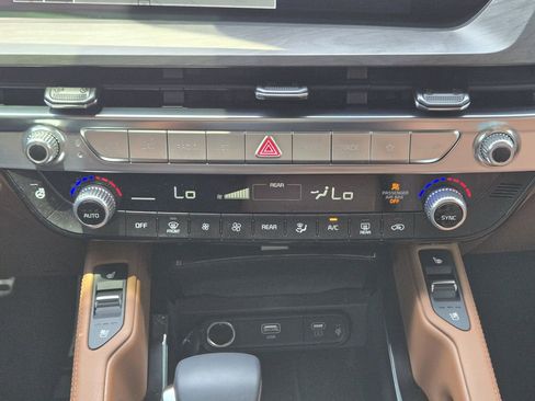 Certified 2025 Kia Telluride SX X-Line AWD/4WD image 21