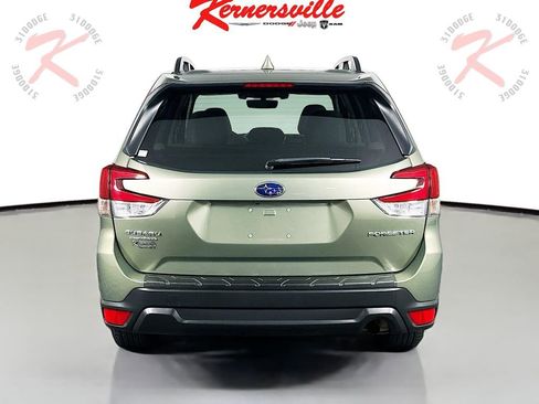 Used 2020 Subaru Forester Premium image 6