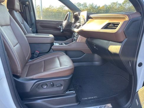 Used 2024 Chevrolet Tahoe High Country w/ Premium Package image 9