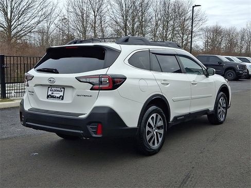 Used 2020 Subaru Outback Premium image 7