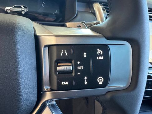New 2026 Land Rover Discovery Limited Edition AWD/4WD image 24