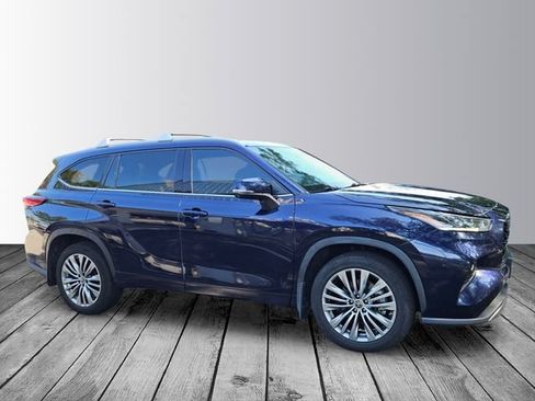 Used 2022 Toyota Highlander Platinum FWD image 7