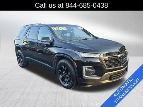 Used 2022 Chevrolet Traverse LT FWD image 3