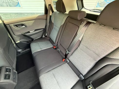 Used 2023 Nissan Rogue SV image 13