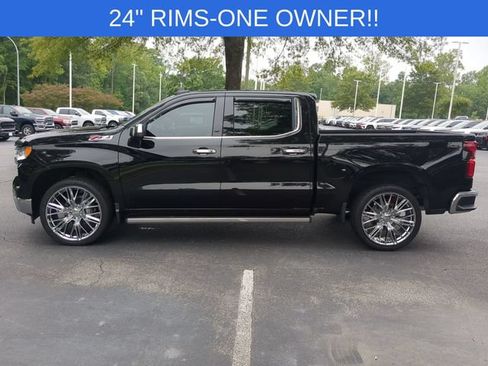 Used 2022 Chevrolet Silverado 1500 LTZ AWD/4WD image 2