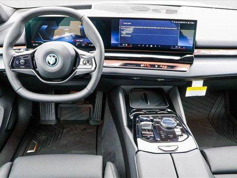 Used 2025 BMW i5 xDrive40 w/ Premium Package image 21