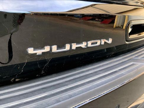 Used 2025 GMC Yukon XL AT4 AWD/4WD image 28