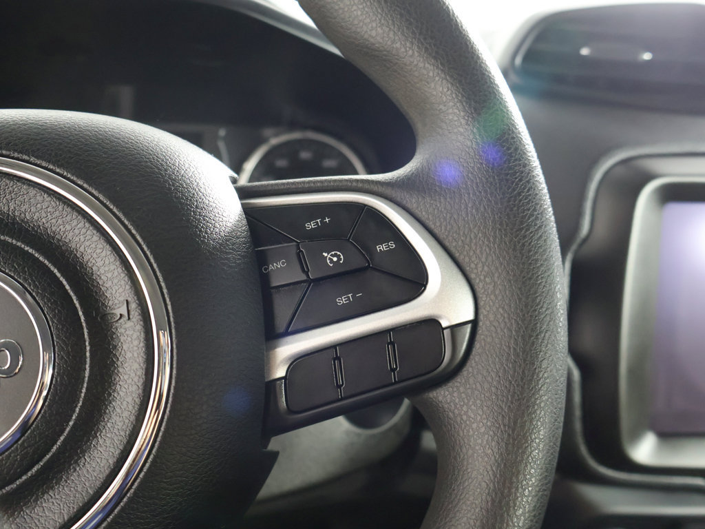 Used 2023 Jeep Renegade Latitude AWD/4WD image 39