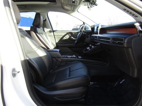 Used 2022 Lincoln Corsair Reserve image 28