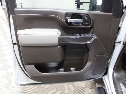 Used 2021 Chevrolet Silverado 2500 LTZ w/ LTZ Convenience Package image 15