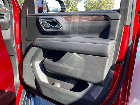 Used 2021 Chevrolet Suburban LT w/ LT Signature Package image 22