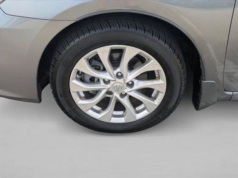 Used 2018 Nissan Sentra SV w/ Premium Package (P01) FWD image 22