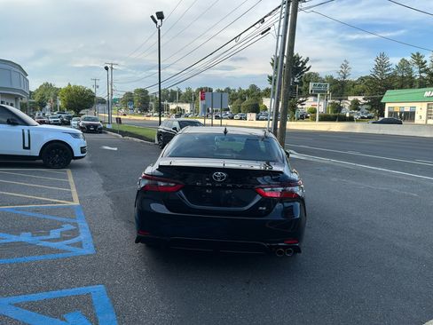 Used 2022 Toyota Camry SE w/ Carpet Mat Package (TMS) FWD image 6