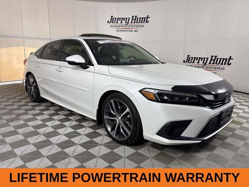 Used 2023 Honda Civic Touring image 4