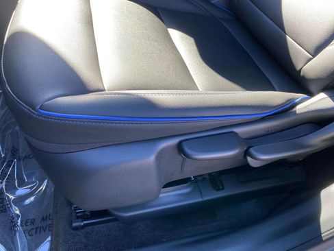 Used 2025 Buick Envista Sport Touring image 23