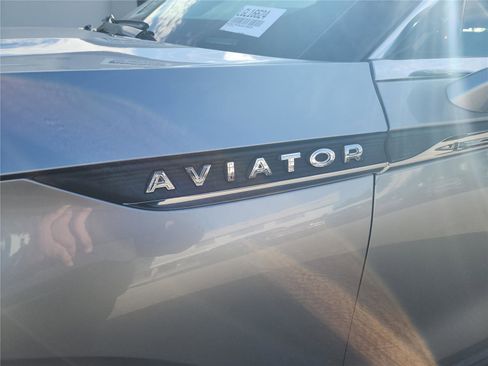 Used 2020 Lincoln Aviator Reserve w/ Equipment Group 202A image 10