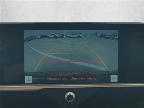 Used 2023 Toyota Crown Limited image 12