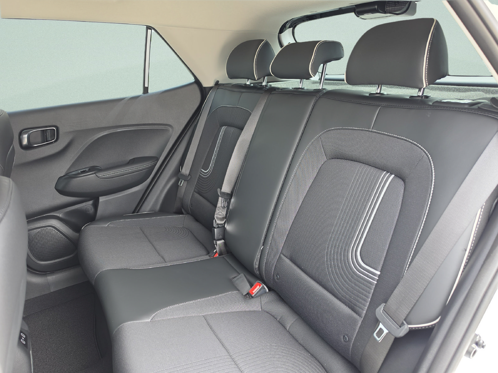 New 2026 Hyundai Venue SEL FWD image 21