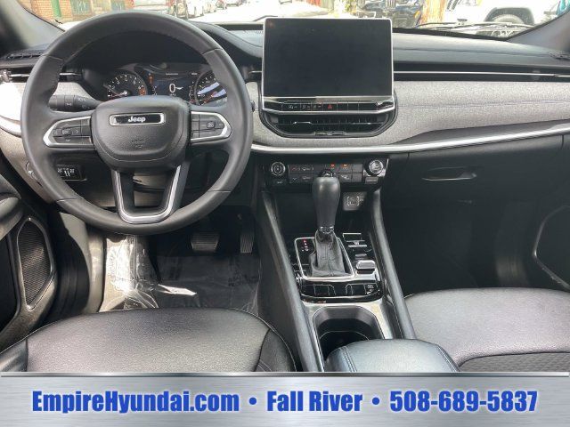 Used 2024 Jeep Compass Latitude AWD/4WD image 15