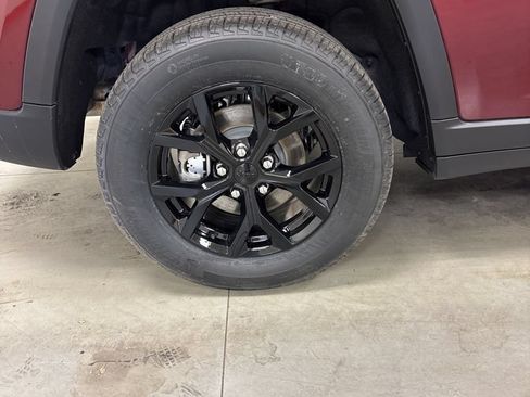 New 2026 Jeep Grand Cherokee Altitude AWD/4WD image 36